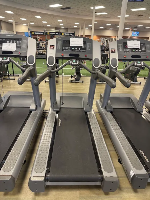 LA Fitness Picture 7