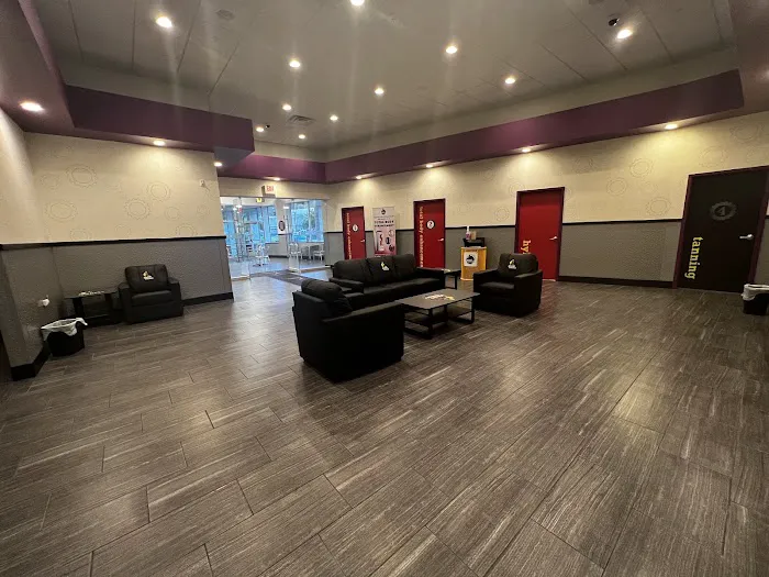 Planet Fitness Picture 7