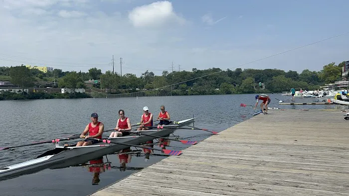 Bachelors Barge Club Picture 3