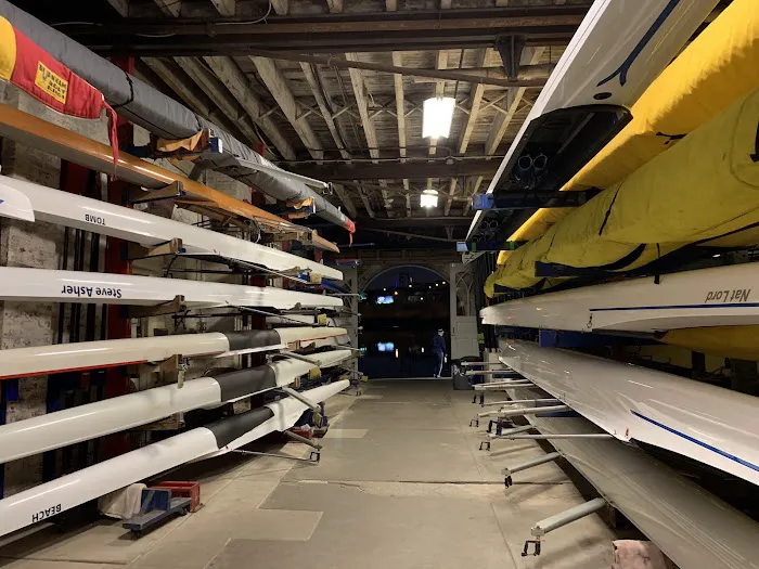 Bachelors Barge Club Picture 7