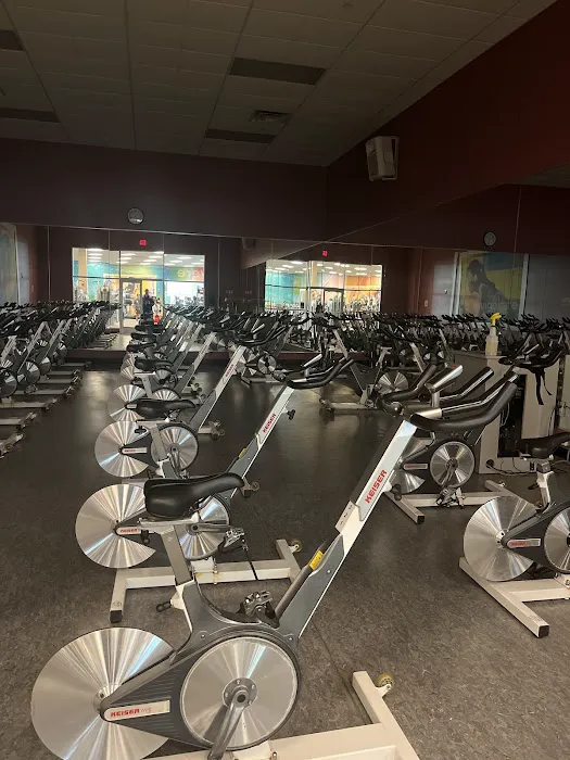 LA Fitness Picture 6