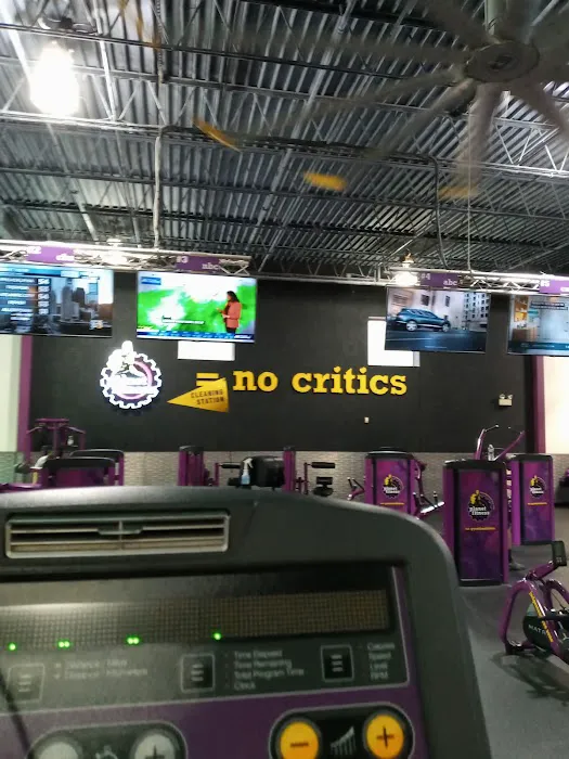 Planet Fitness Picture 10