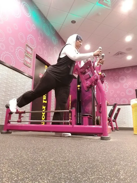 Planet Fitness Picture 9