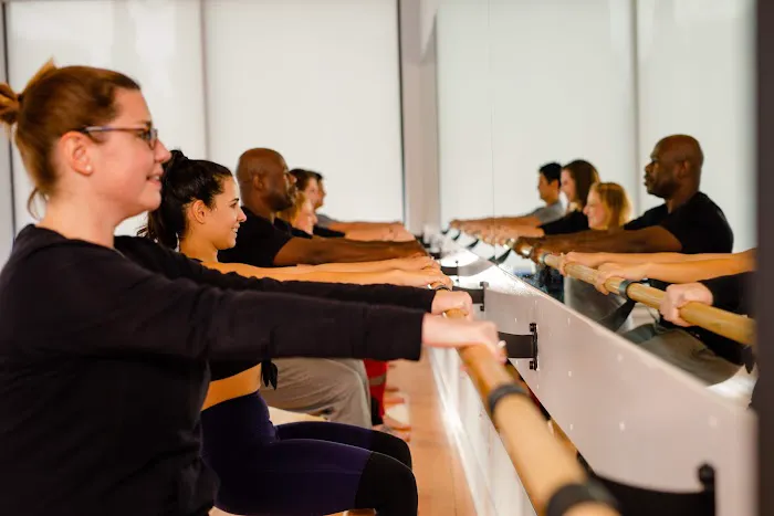 Tuck Barre & Yoga Picture 5