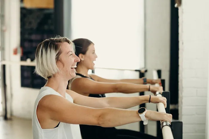 Tuck Barre & Yoga Picture 8