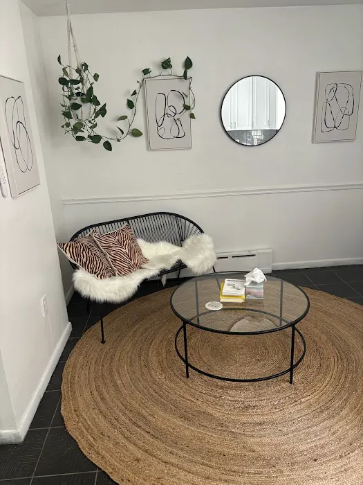 SOLMAR Pilates + Holistic Wellness - Rittenhouse Picture 1