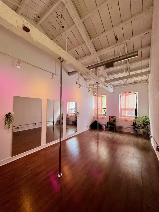 The Studio 222 Loft Picture 4