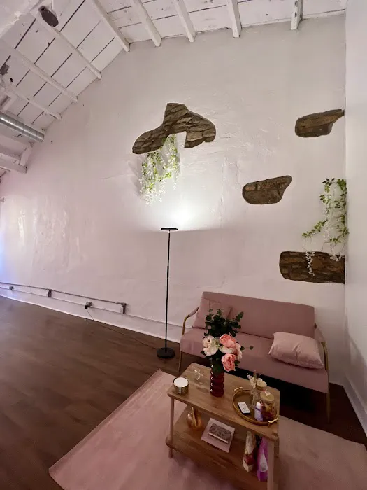 The Studio 222 Loft Picture 3