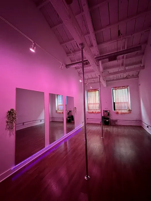 The Studio 222 Loft Picture 1