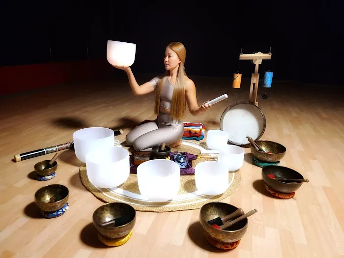 Eunmi's Sound Healing & Yoga Picture 2