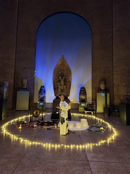 Eunmi's Sound Healing & Yoga Picture 10