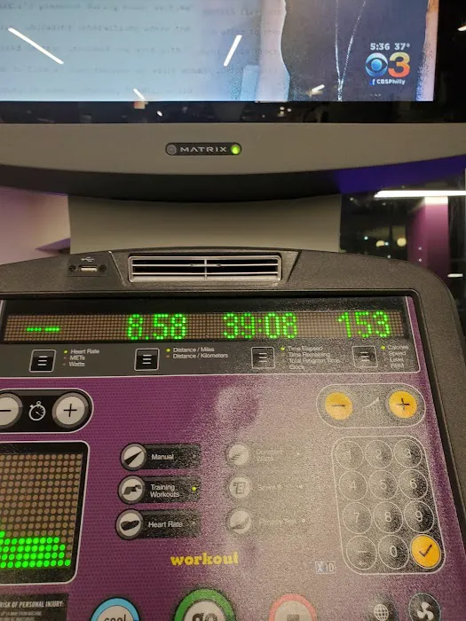 Planet Fitness Picture 2