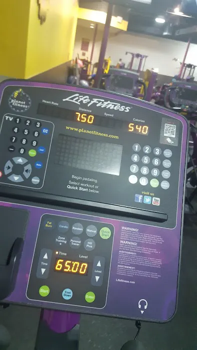 Planet Fitness Picture 6