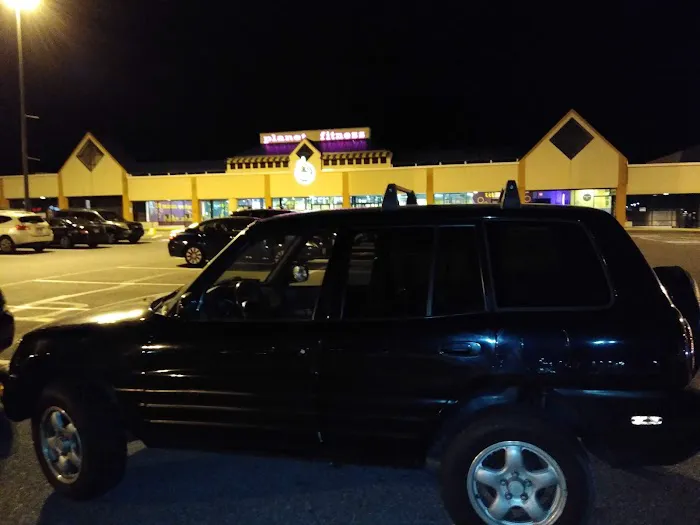 Planet Fitness Picture 10