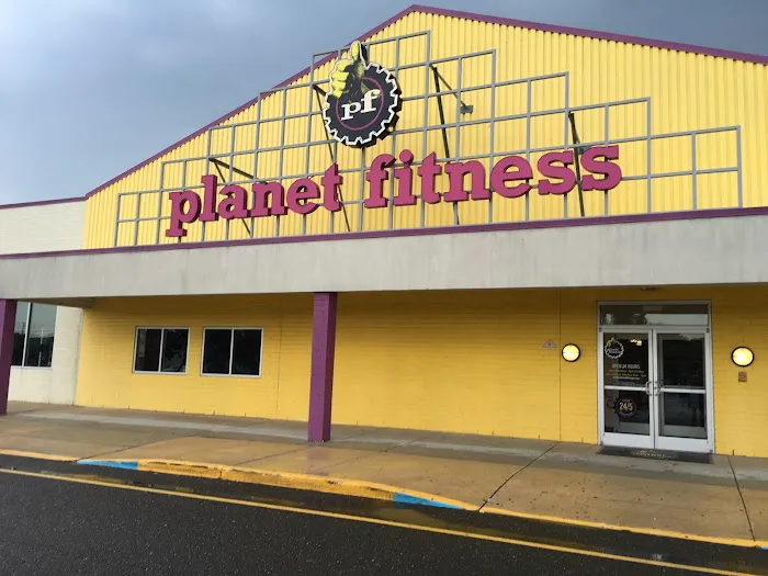 Planet Fitness Picture 6