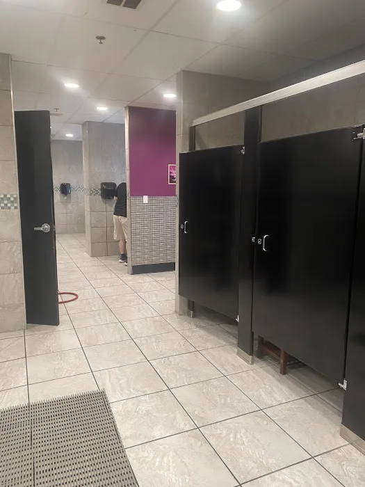 Planet Fitness Picture 9