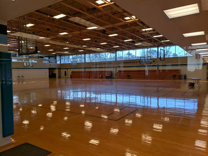 I-Wing Gymnasium and Weight Room Picture 5