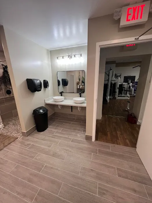 Lift & Glitz Training Studio Picture 9