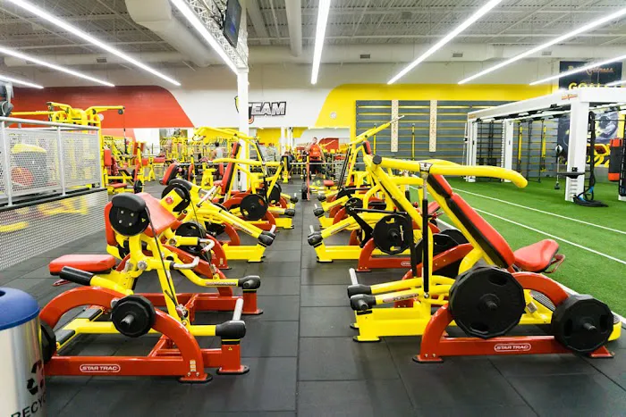 Retro Fitness Picture 2
