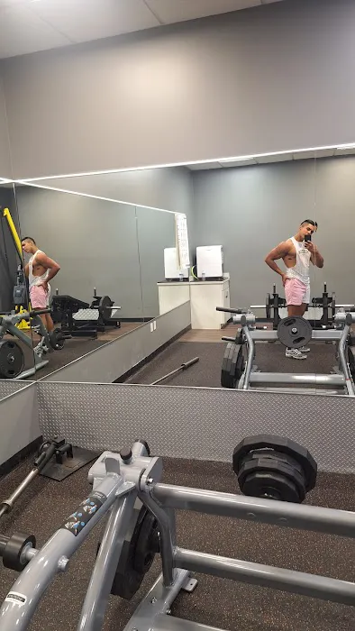 Retro Fitness Picture 1