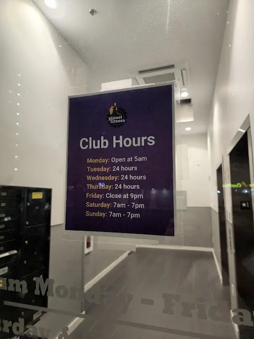 Planet Fitness Picture 10