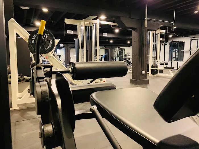 Iron Works Fitness Picture 3