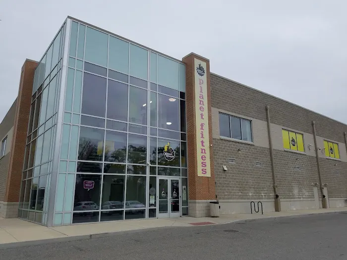 Planet Fitness Picture 9