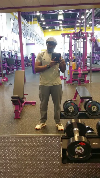 Planet Fitness Picture 8
