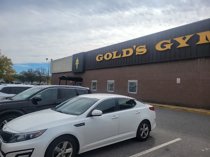 Gold's Gym Picture 10