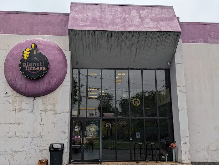 Planet Fitness Picture 1