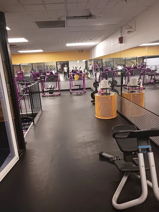 Planet Fitness Picture 10