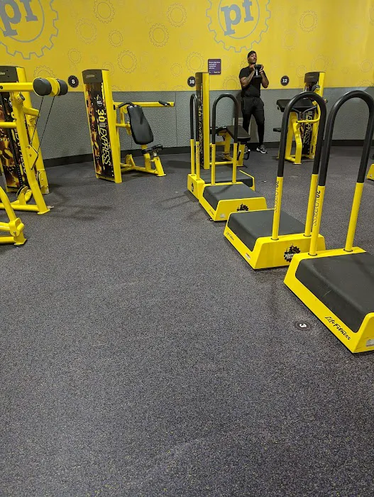 Planet Fitness Picture 2