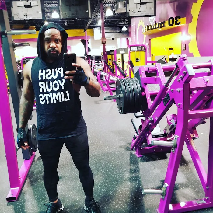 Planet Fitness Picture 10