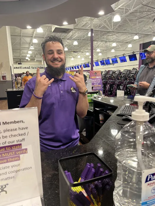 Planet Fitness Picture 10