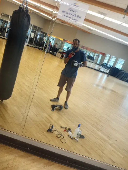 LA Fitness Picture 8