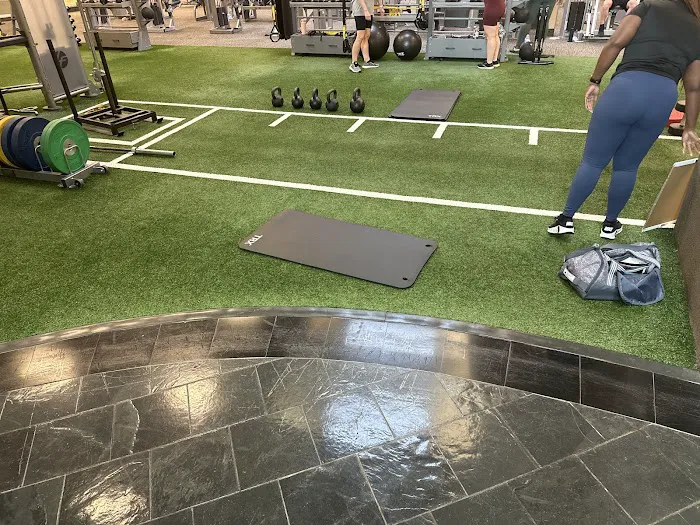 LA Fitness Picture 6