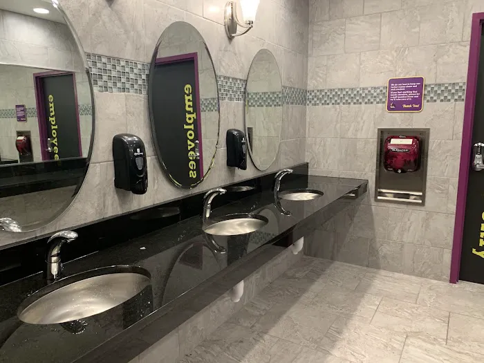 Planet Fitness Picture 5