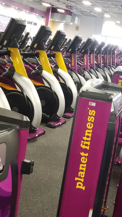 Planet Fitness Picture 6