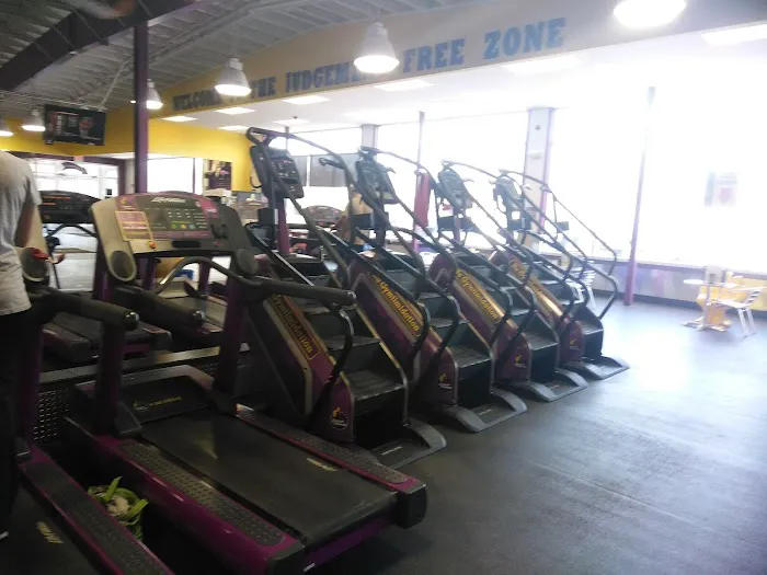 Planet Fitness Picture 9