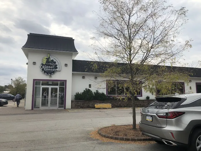Planet Fitness Picture 8