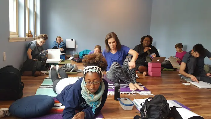Blue Banyan Yoga Picture 1