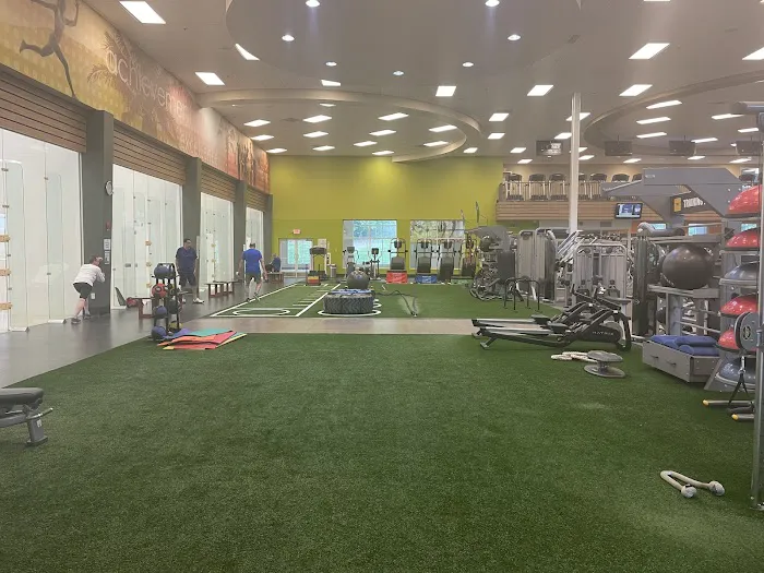 LA Fitness Picture 1