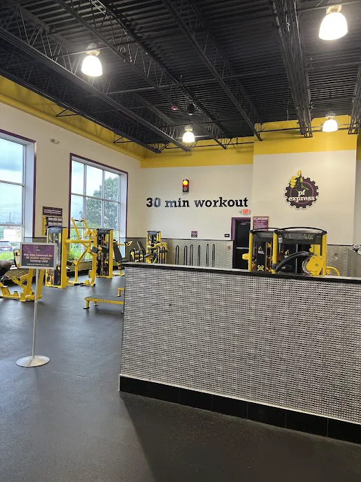 Planet Fitness Picture 6