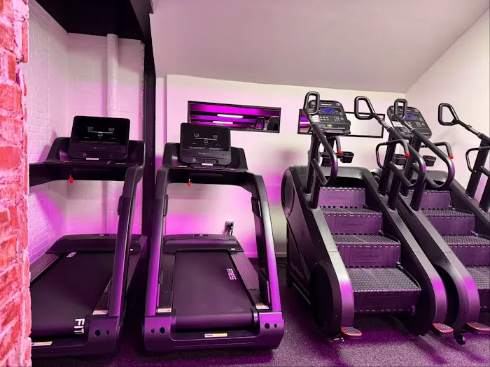 You vs You Fitness Studio Picture 6