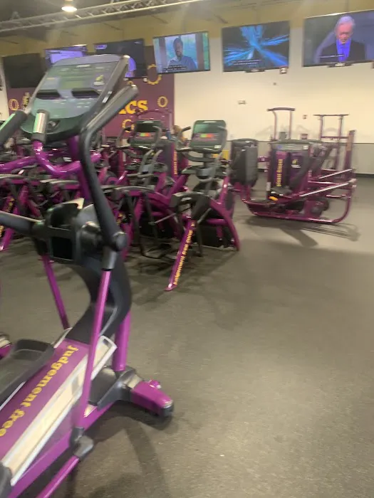 Planet Fitness Picture 6