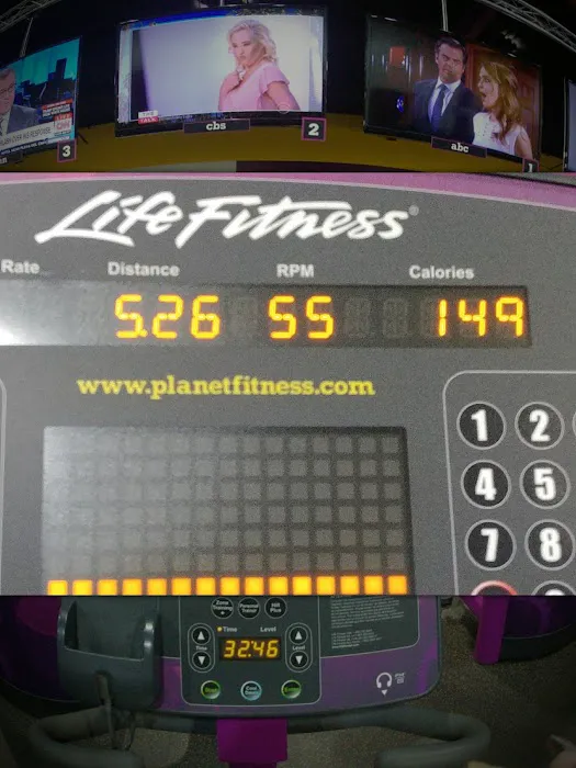 Planet Fitness Picture 10