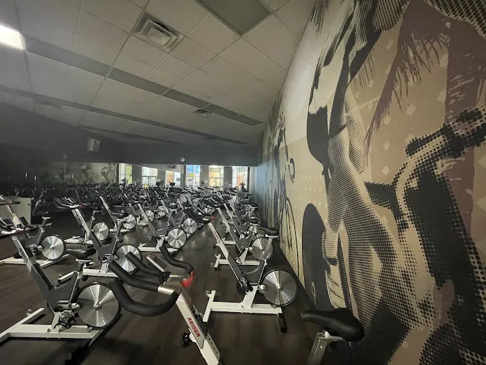 LA Fitness Picture 7