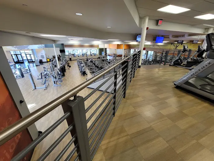 LA Fitness Picture 4