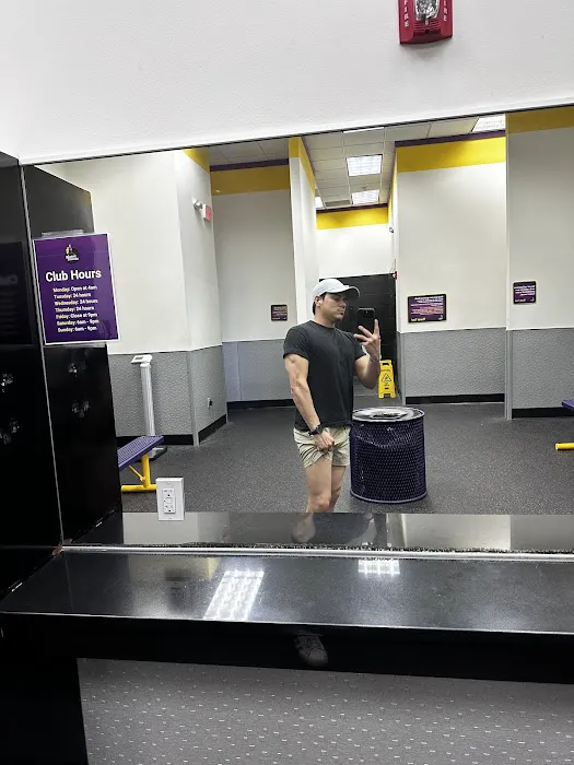 Planet Fitness Picture 5