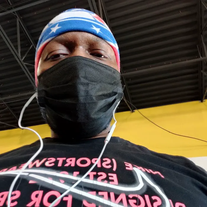 Planet Fitness Picture 10